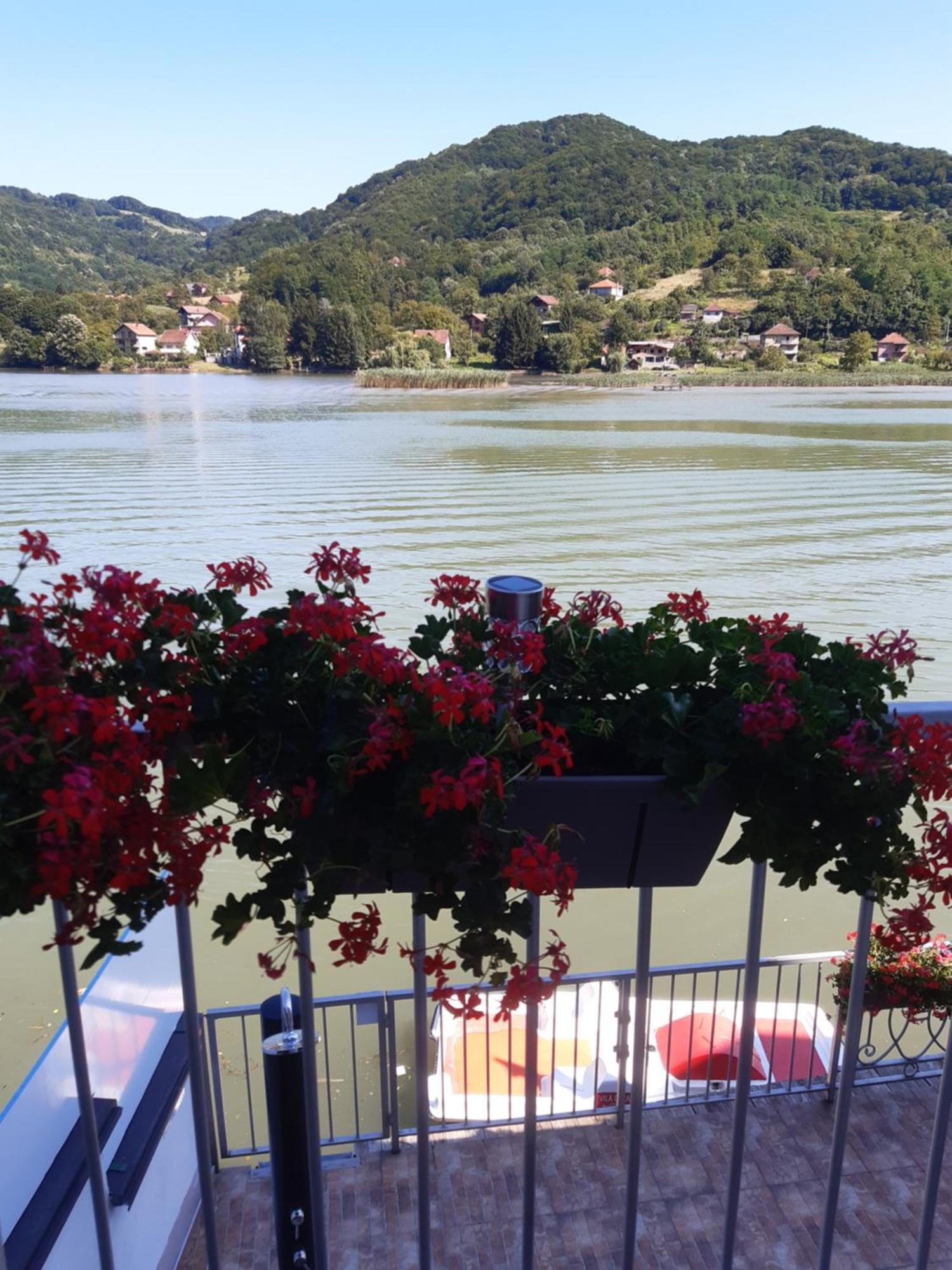 Vila Oaza - Zvornicko Jezero Zvornik Bagian luar foto